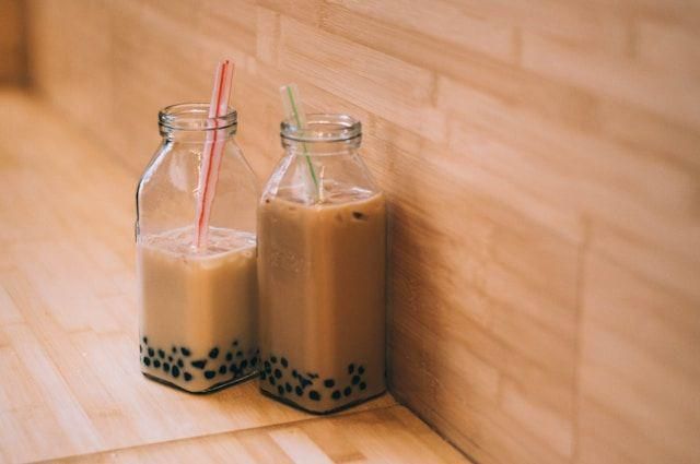 Ilustrasi minuman boba ((unsplash.com/rosalindjchang)