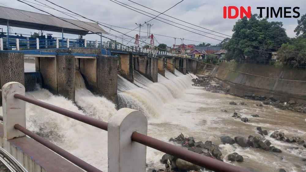 Kondisi air Sungai Ciliwung siaga 4 banjir Jakarta atau dalam kondisi normal pada Senin (10/3/2025). (Pos Jaga Bendung Katulampa).