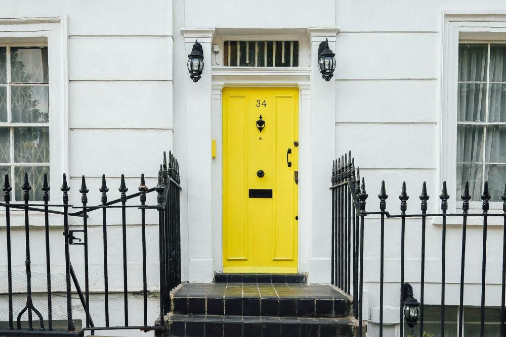 ilustrasi desain pintu rumah (unsplash.com/Evelyn Paris)