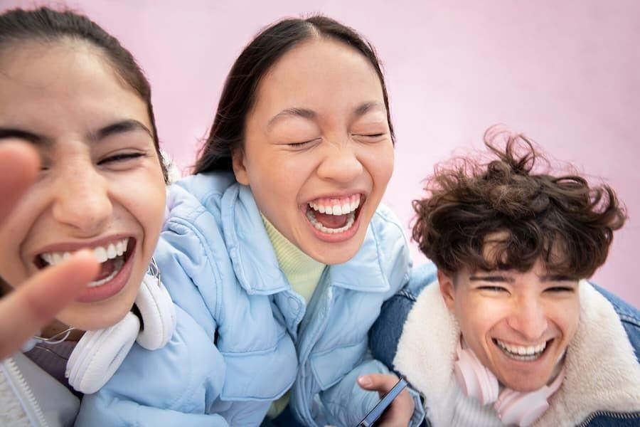 ilustrasi tertawa (freepik.com/freepik)