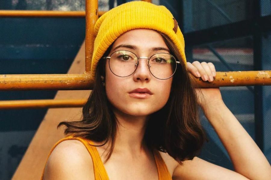 [QUIZ] Tebak Brand Kacamata Branded dari Logonya, Yakin Bisa?