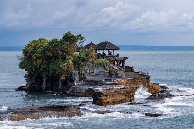 Potret Pura Tanah Lot di Tabanan, Bali (unsplash.com/jannerboy62)