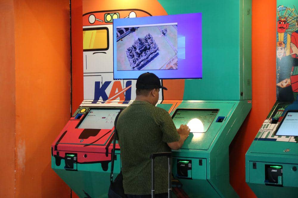 ilustrasi suasana penumpang kereta di Stasiun Bandung (dok. Pribadi/Raymond Clement)