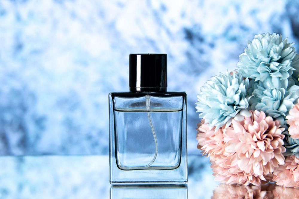Ilustrasi parfum (freepik.com/KamranAydinov)