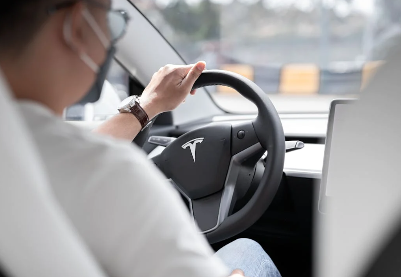Kenapa Banyak Pengemudi Mengeluhkan Tombol Digital di Mobil Mereka?