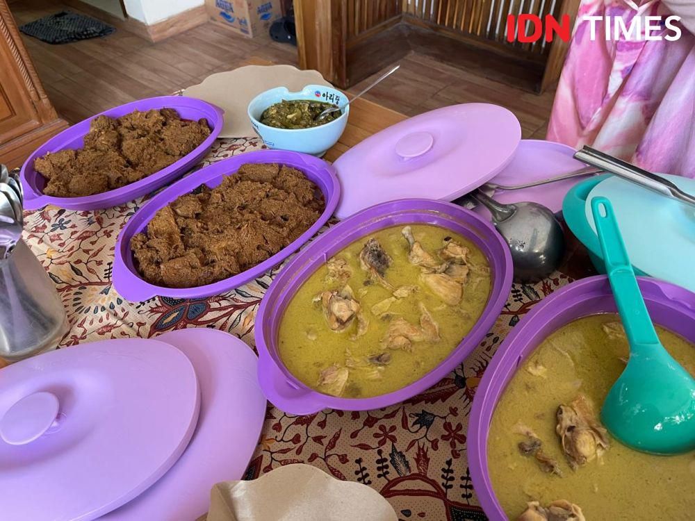 Menu rendang saat Lebaran (IDN Times/Dewi Suci Rahayu)