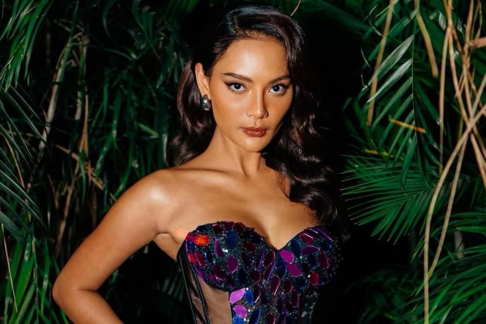 6 Fakta Keluarga Erika Carlina, Punya Orang Tua Beda Agama