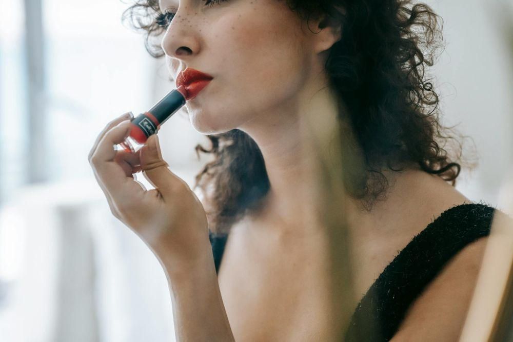 5 Warna Lipstik yang Bikin Look Dewasa tapi Tetap Fresh, Apa Saja?