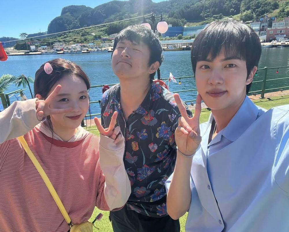 potret Kian48, Jin dan Ji Ye Eun di balik layar (instagram.com/y_eunniii)