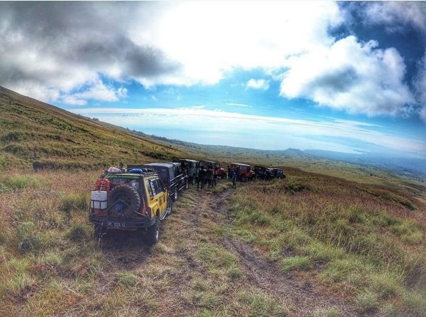 Potret salah satu jalur pendakian off-road Gunung Tambora (instagram.com/btn_tambora_official)