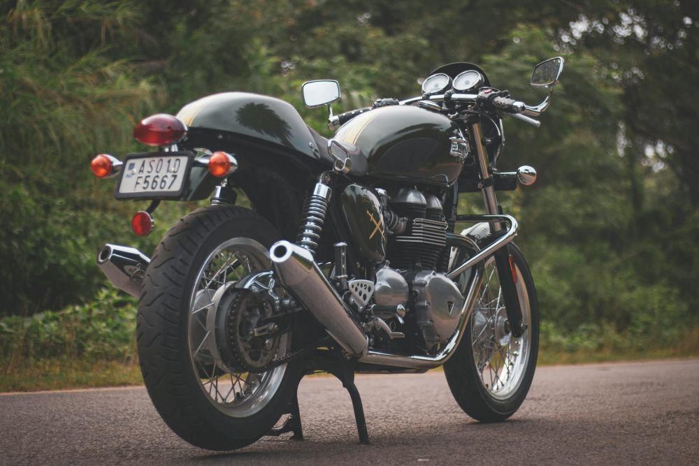 4 Perbedaan Beli Motor di Dealer Resmi dan Showroom Umum