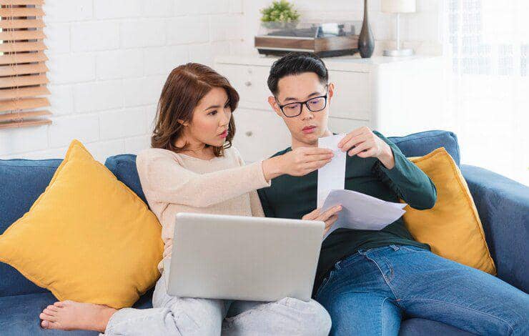 ilustrasi berkomunikasi dan terbuka pada pasangan (freepik.com/our-team)