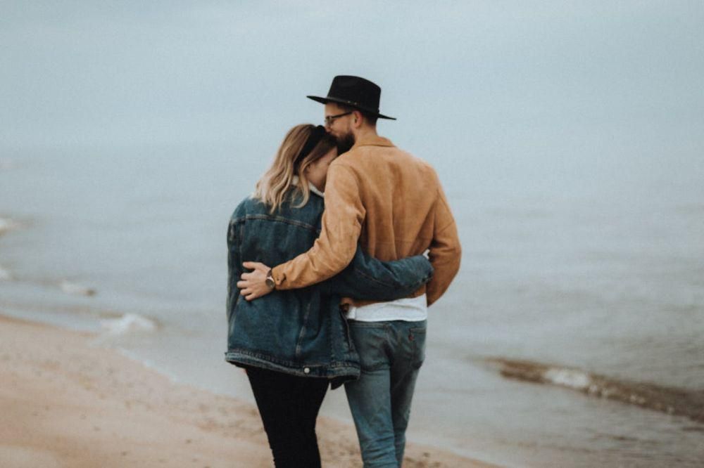 ilustrasi pasangan romantis (pexels.com/pavel danilyuk)