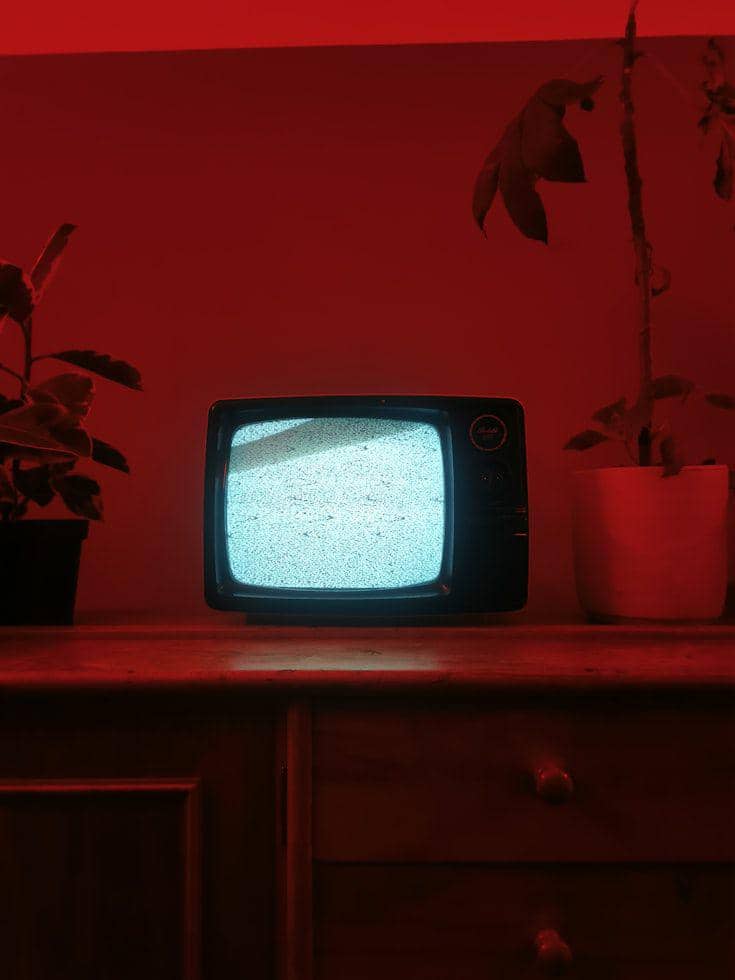 Ilustrasi Gambar Tv (unsplash.com/Santiago Avila Caro)