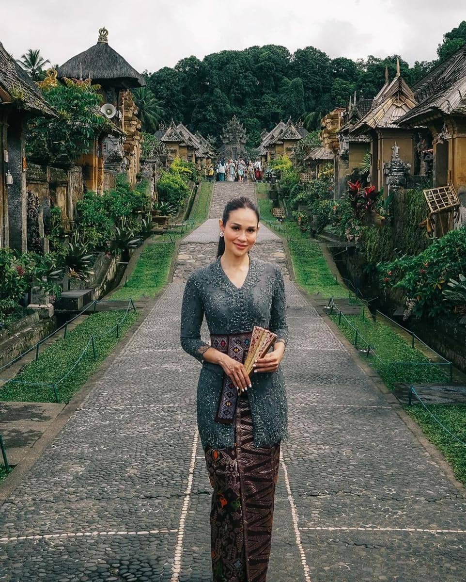 Kebaya Loemongga (instagram.com/loemongga)