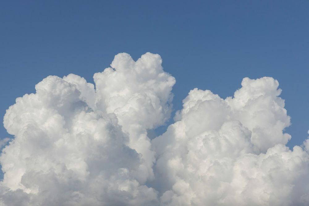ilustrasi awan (unsplash.com/engin akyurt)