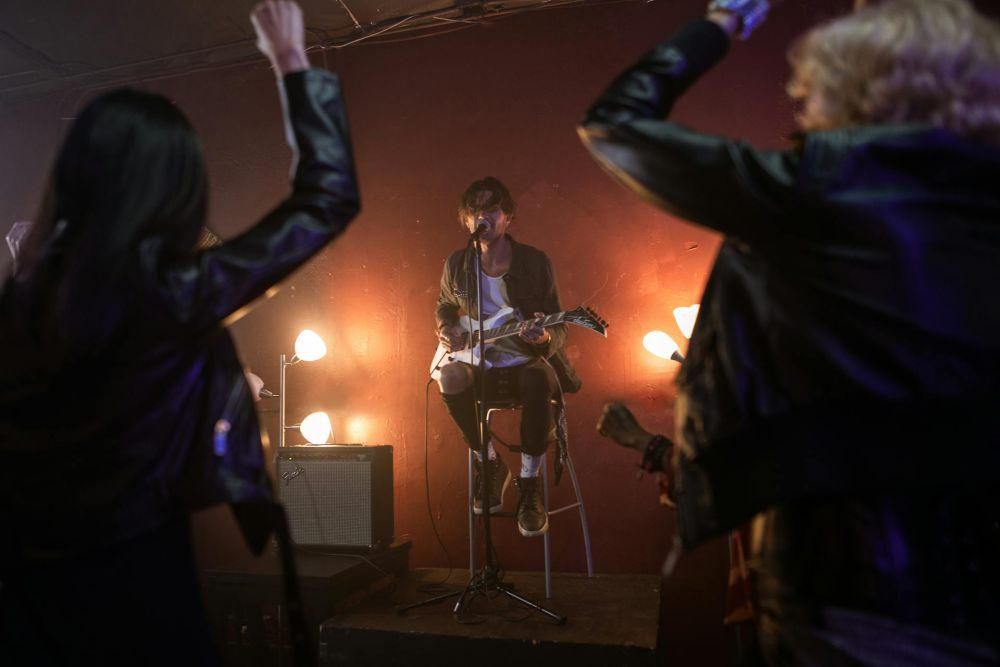 ilustrasi seseorang bernyanyi musik jazz (pexels.com/RDNE Stock project)