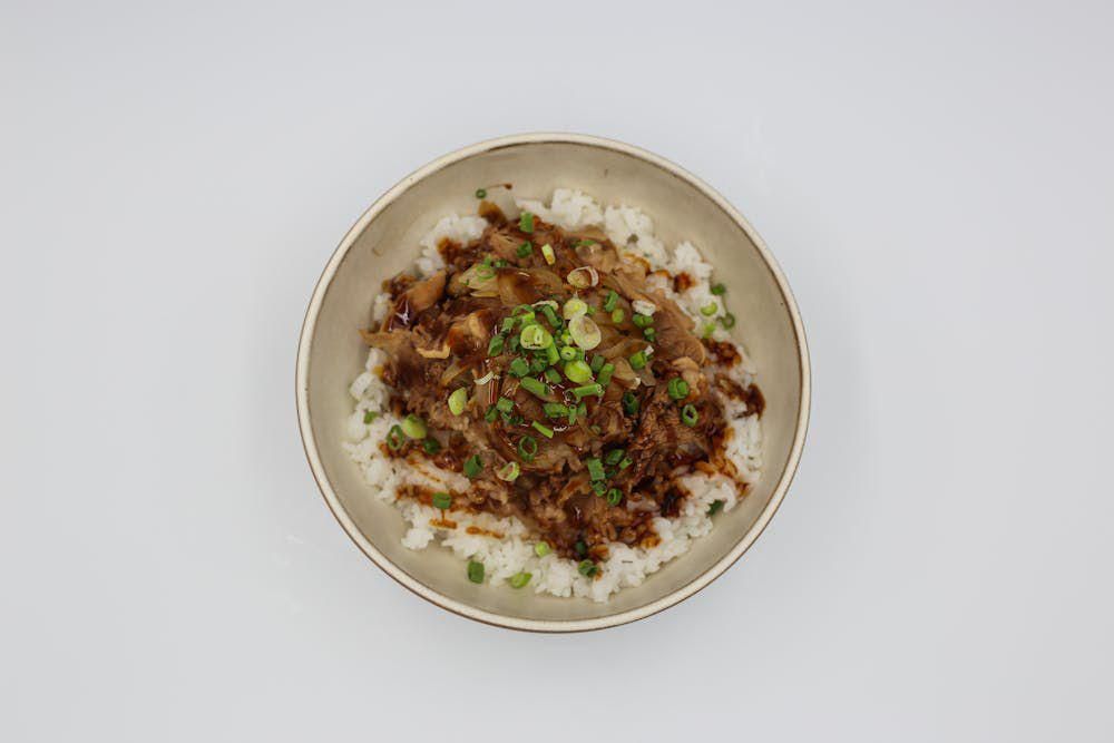 Kenapa Donburi Selalu Disajikan Dalam Mangkuk? 