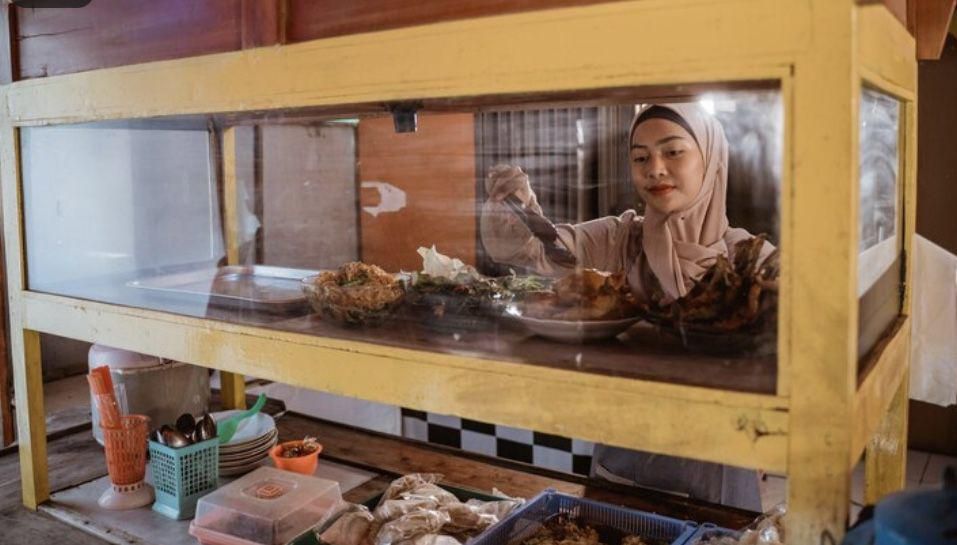 ilustrasi warteg (freepik.com/EyeEm)