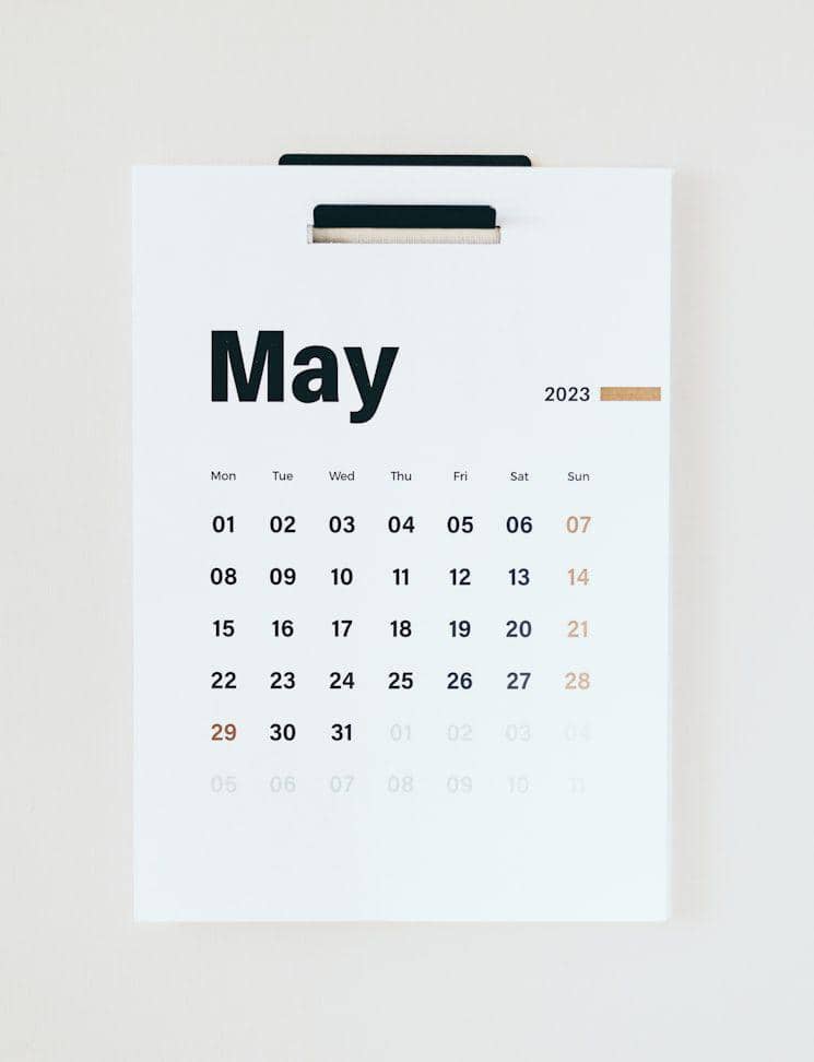 Ilustrasi bulan Mei di kalender waktu terjadinya flower moon (unsplash.com/Behnam Norouzi)