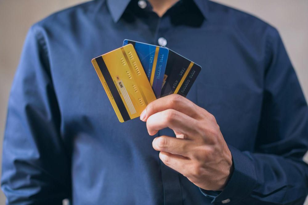 4 Tips Menghindari Utang Kartu Kredit yang Menumpuk