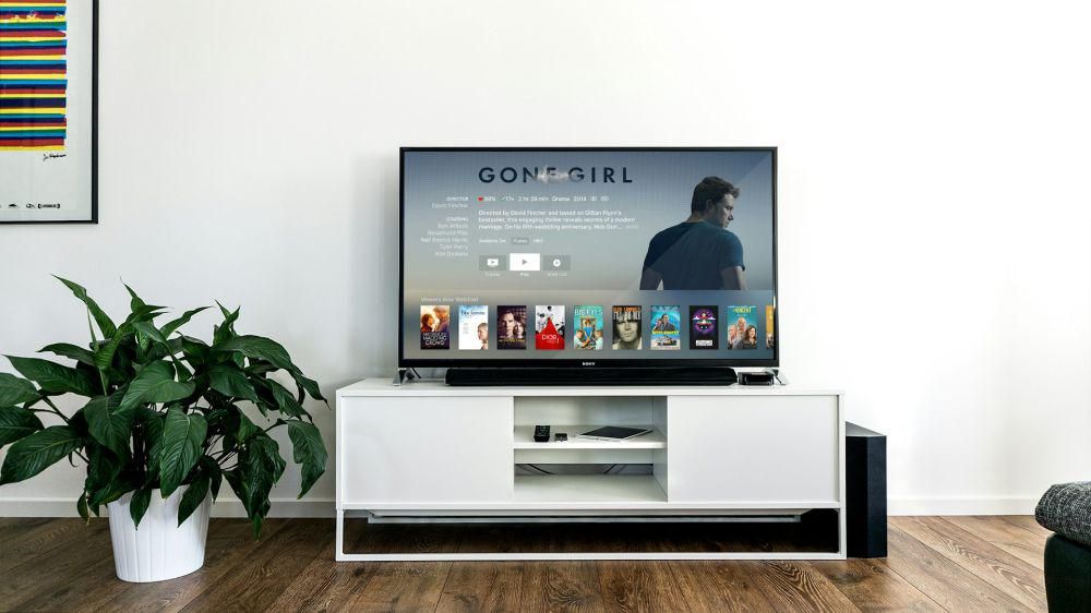 ilustrasi smart TV (unsplash.com/Jeans Kreuter)