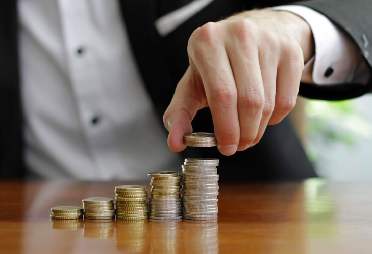 Ilustrasi uang (freepik.com)