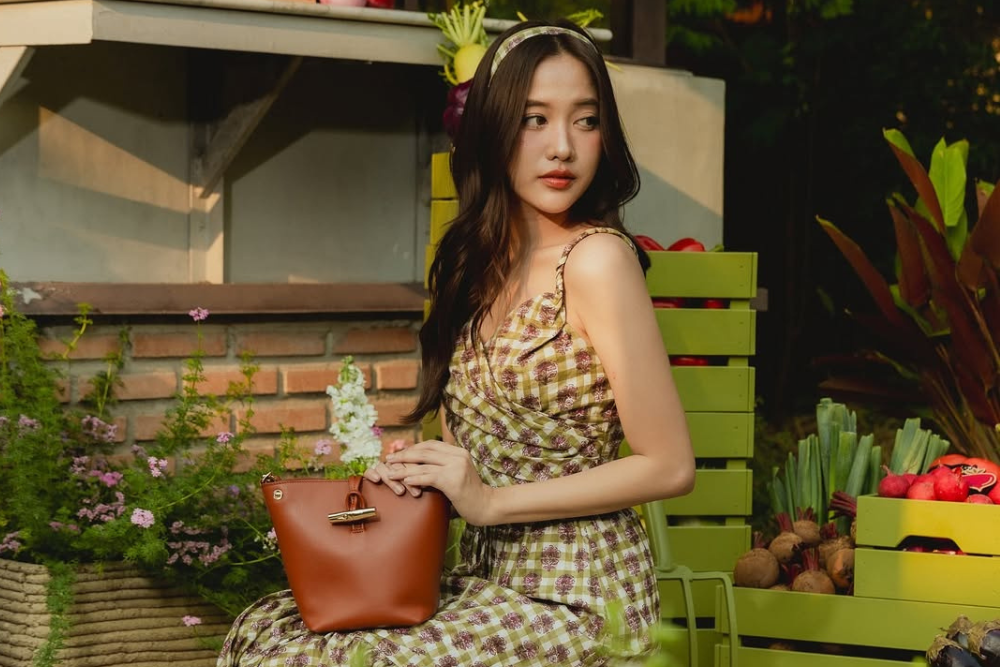 5 Inspirasi Gaya Makeup a la Freen Sarocha yang Curi Perhatian