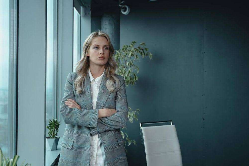 ilustrasi perempuan tangguh (pexels.com/Tima Miroshnichenko)