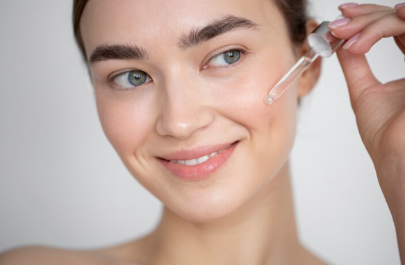 5 Rekomendasi Serum yang Bisa Dipakai Pagi dan Malam Hari