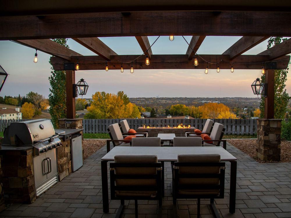 ilustrasi ruangan outdoor (unsplash.com/Arcwind)