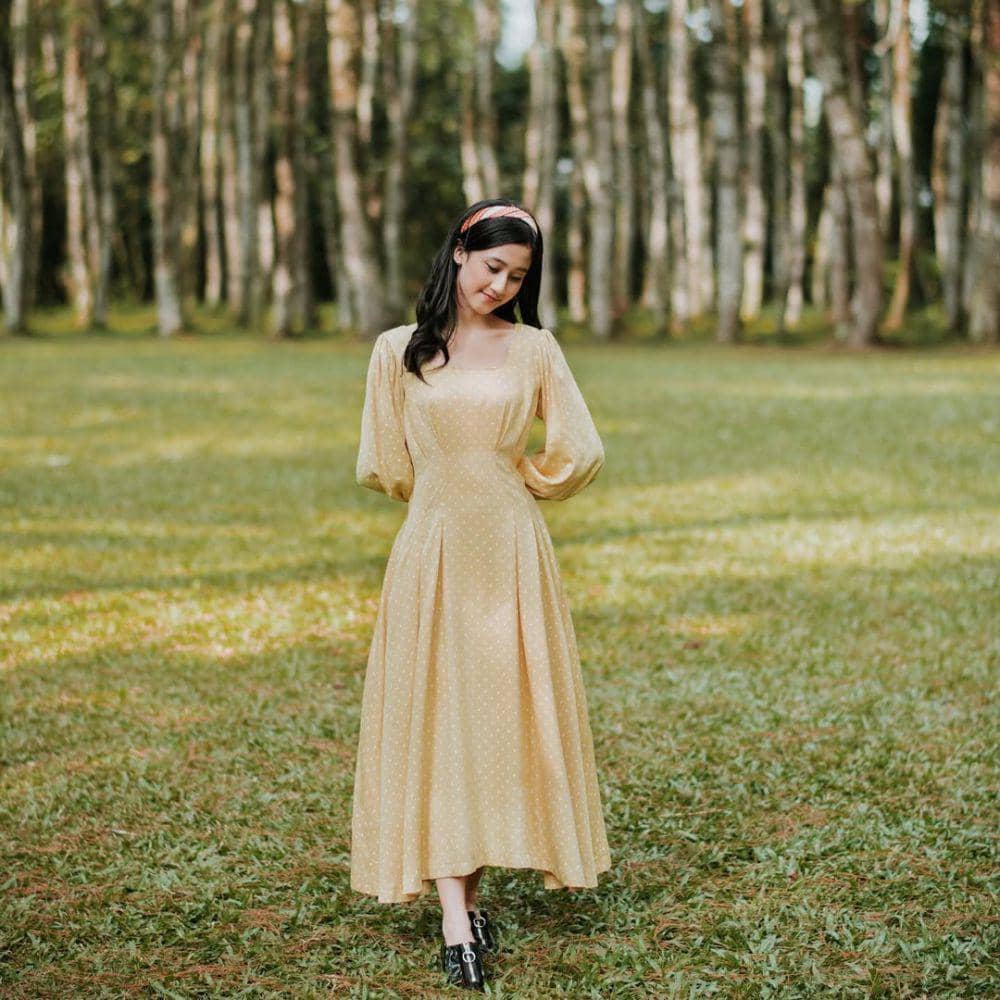 OOTD piknik ke taman kota (instagram.com/keisyalevronka)