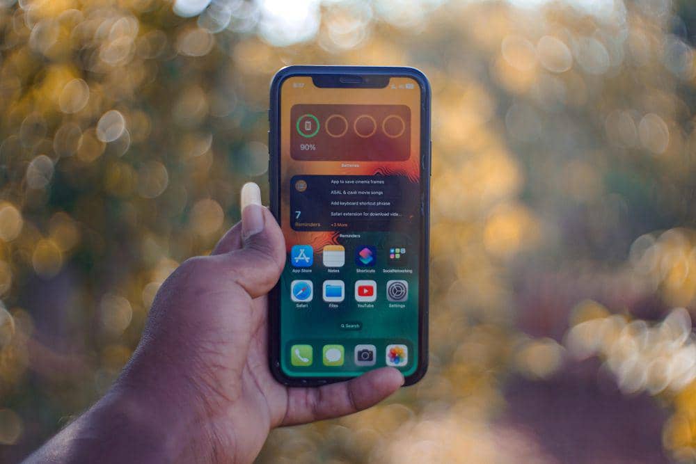 Ilustrasi handphone dengan penyimpanan hampir penuh (pexels.com/Soundarapandian MS)