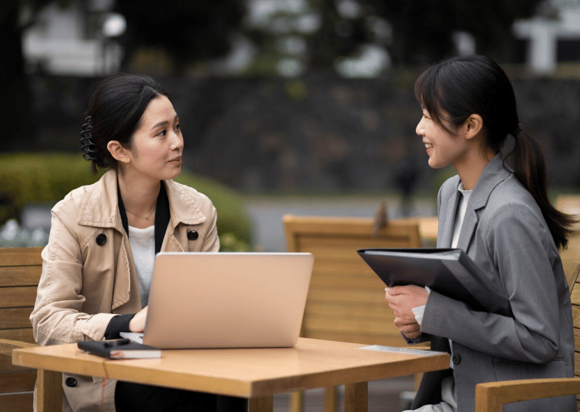 ilustrasi mengobrol (freepik.com/freepik)