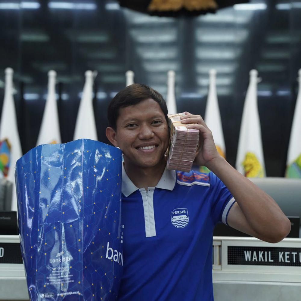 Umuh Pastikan Persib Tolak Bonus yang Dikumpulkan dari ASN Jabar