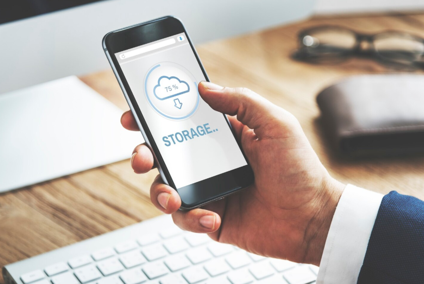 ilustrasi cloud storage (freepik.com/rawpixel.com)