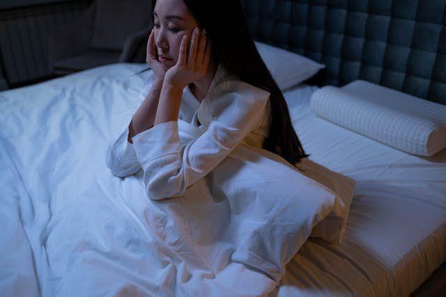 ilustrasi alami insomnia (pexels.com/cottonbro studio)
