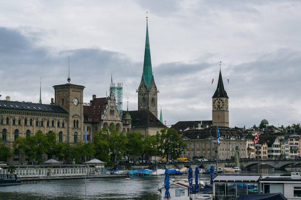 ilustrasi negara Swiss (pexels.com/John Tekeridis)