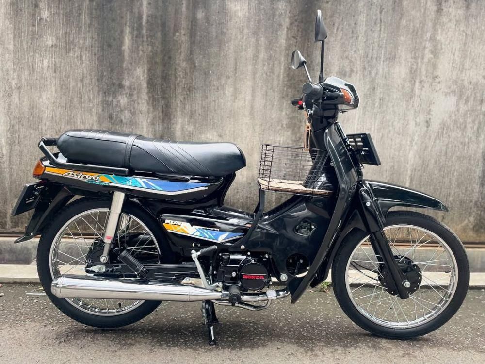 Honda Astrea Grand (instagram.com/ducks.garage)