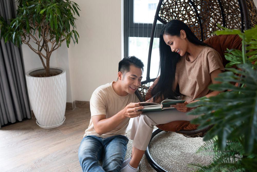 ilustrasi membaca buku (freepik.com/freepik)