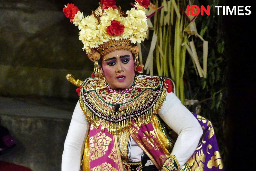 Ilustrasi tokoh penari dalam teater ala bali (arja). (IDN Times/Yuko Utami)
