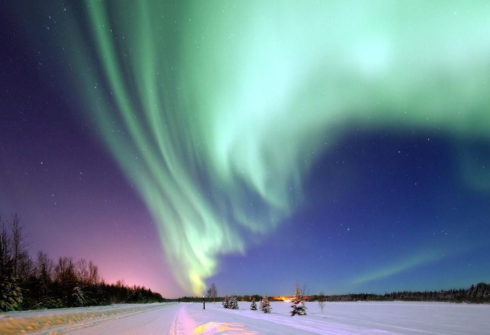 ilustrasi polar night membuat aurora borealis terlihat jelas (pixabay.com/janeb13)
