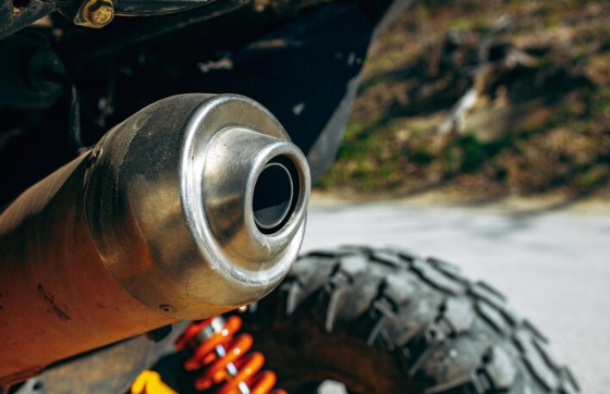 ilustrasi knalpot motor (freepik.com/arthur)