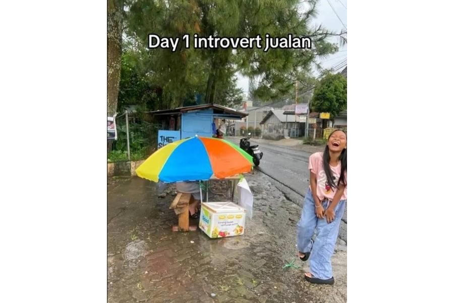 8 Meme Hari Pertama Melakukan Sesuatu, Absurd Abis!