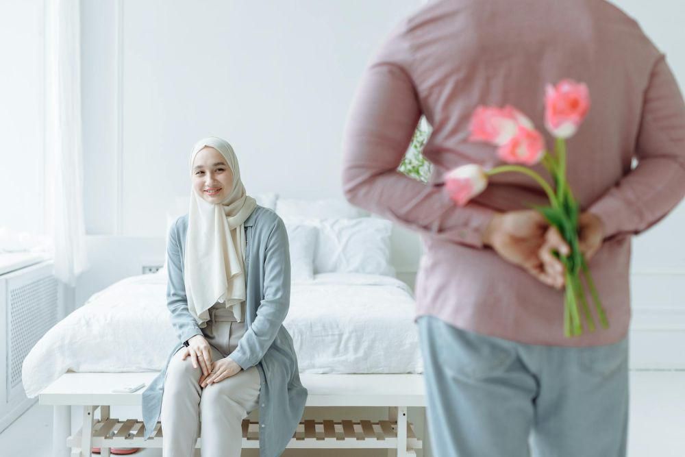 I Love You More Artinya Apa? Ini Penggunaan dan Cara Menjawabnya!