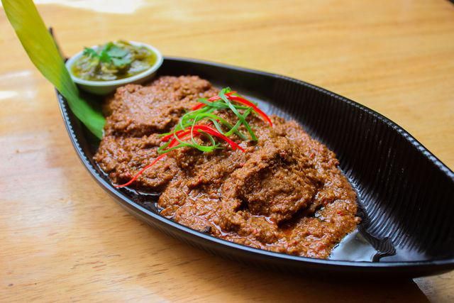 Potret rendang khas Padang (vecteezy.com/Taufik Aziz)