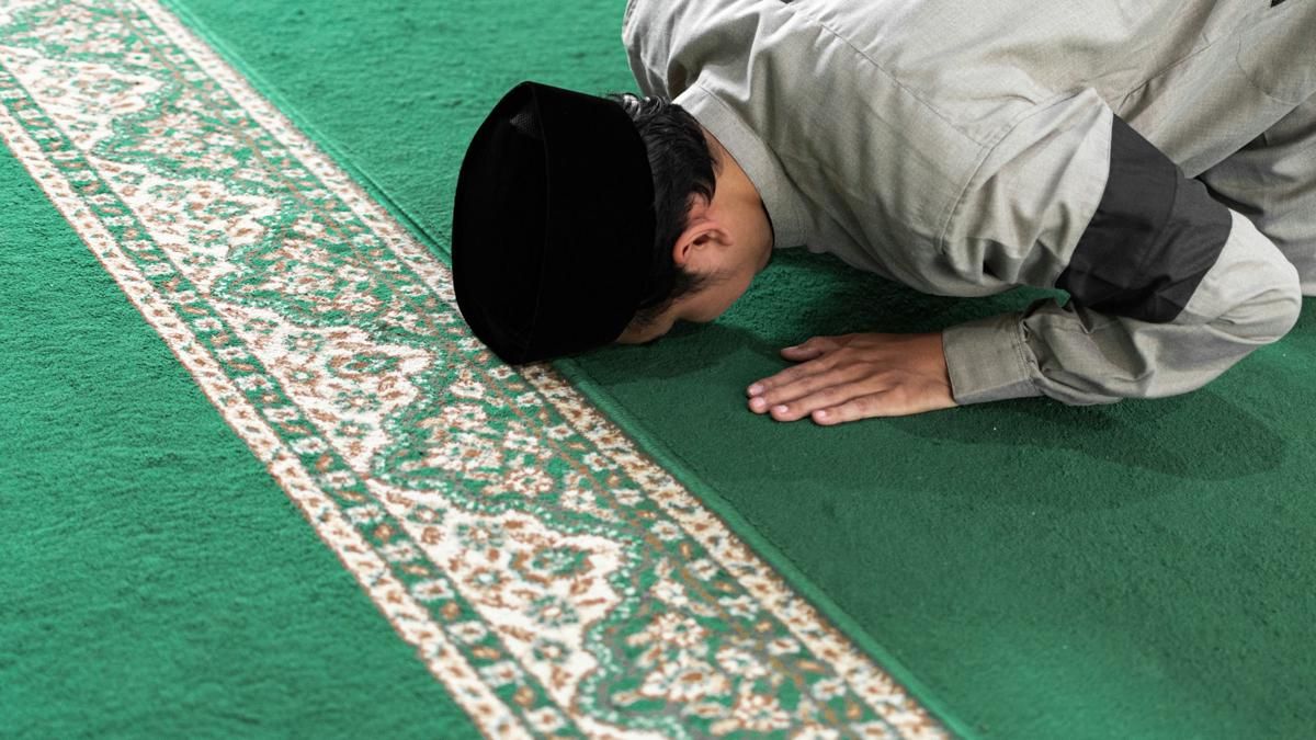 Batas Waktu Salat Isya Sampai Jam Berapa? Simak Aturannya!