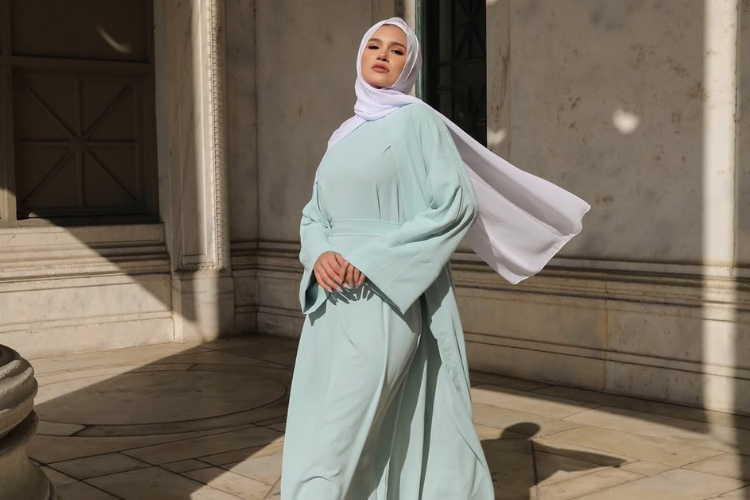 7 Model Baju Abaya Modern untuk Tampilan Sopan yang Stylish