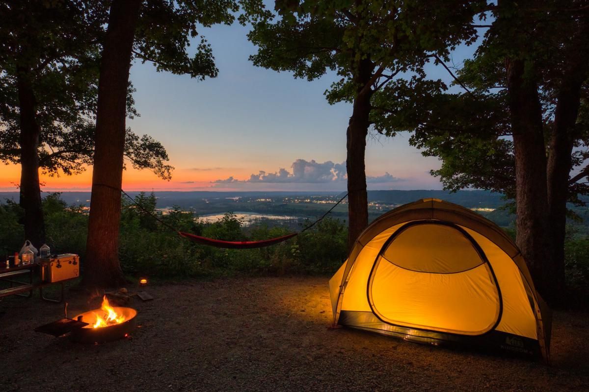 7 Barang Kecil yang Penting Dibawa saat Camping di Alam