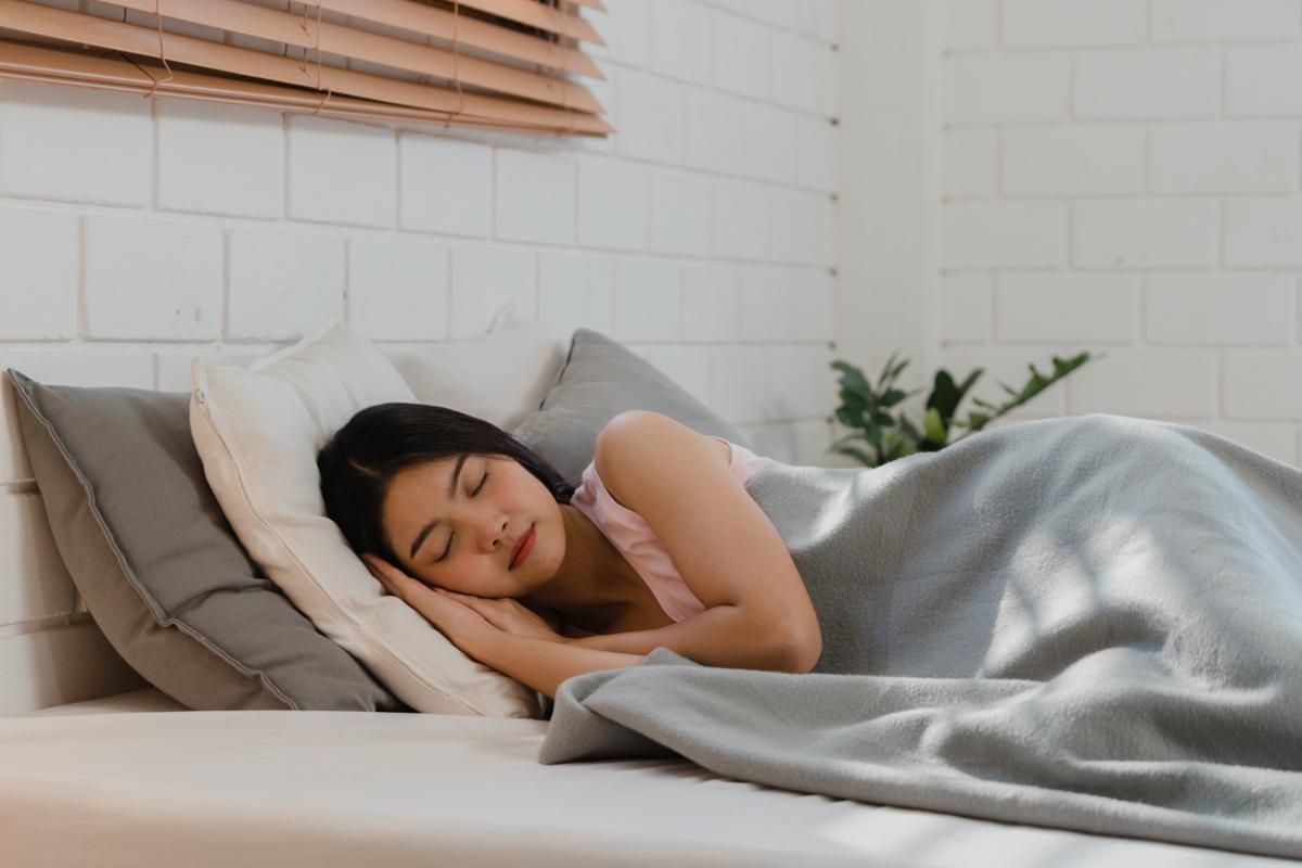 6 Cara Menciptakan Sleep Sanctuary di Kamar Kos yang Minimalis